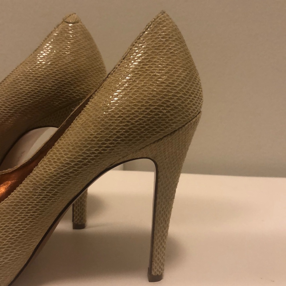 Snake skin patterned BGBG heels. - Picture 3 of 6